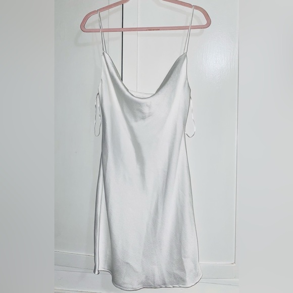 Miss Lola Lush Affair White Mini Dress - Picture 4 of 7